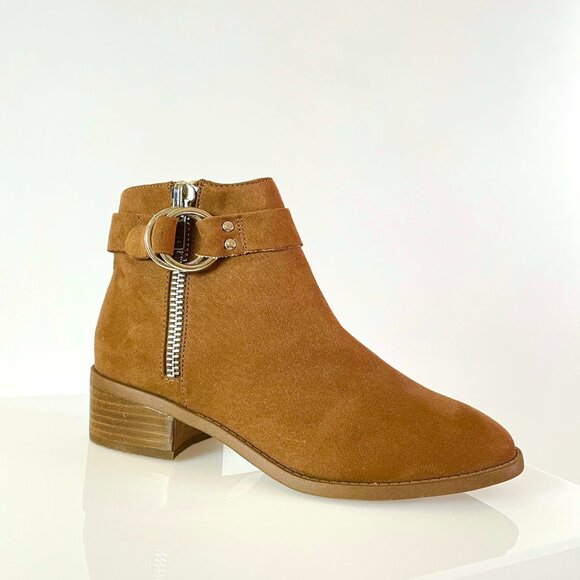 Minimalist | NWOT Steve Madden Camel Zip Up Bootie w Buckle Detail | Basics - Picture 1 of 9